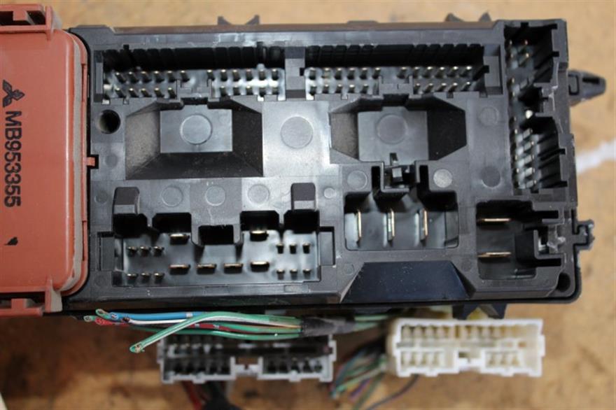 RECAMBIO para Mitsubishi Space Star 1.9 TD 75Kw (2002)
