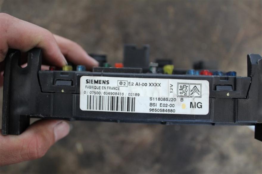 RECAMBIO para Peugeot 206 2.0 HDI 66Kw (2003)
