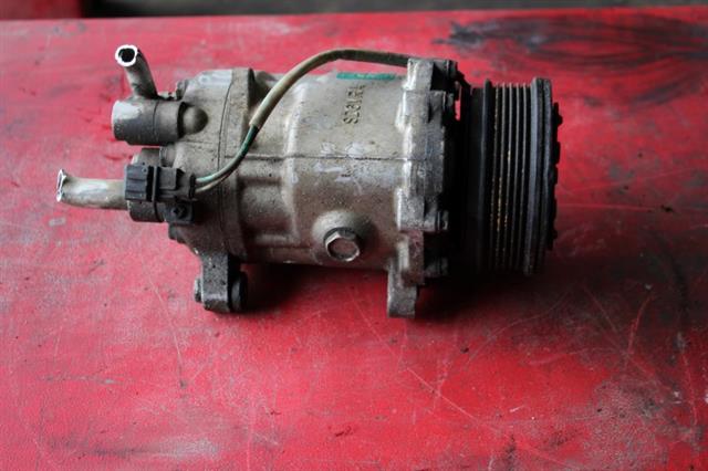 RECAMBIO para Volkswagen Polo 1.4 G 44Kw (2000)