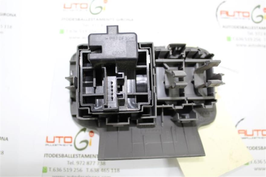 RECAMBIO para Renault Megane Scenic 1.6 G (2005)