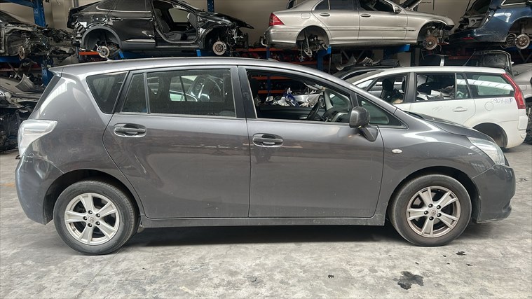 Toyota Corolla 2.0 CDI VERSO D1AD (2010)