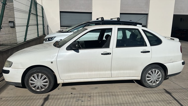 Ford Focus 1.8 TDDI D/C9DB (2002)
