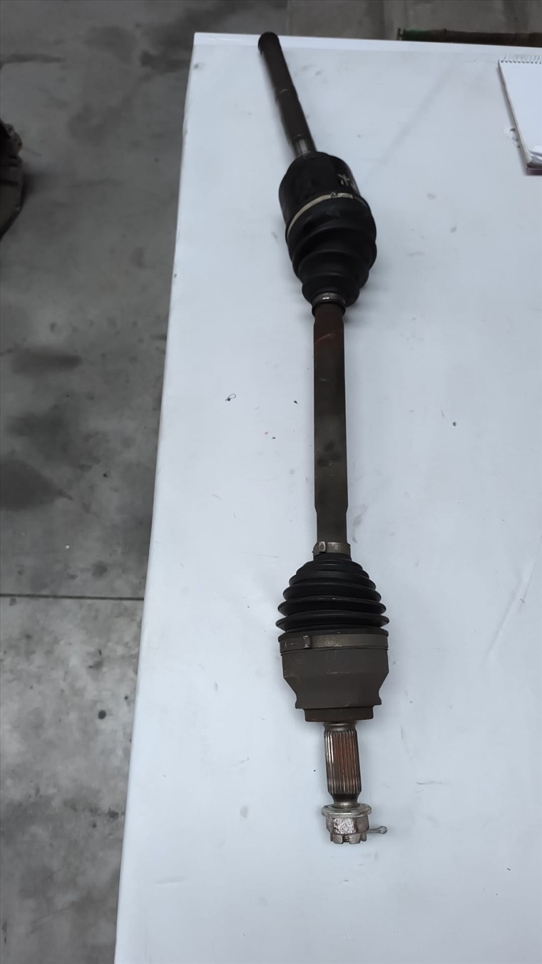RECAMBIO para Peugeot 4007 2.2 HDI 1147Kw (2009)