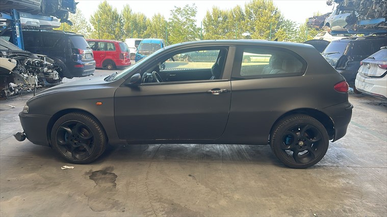 Alfa Romeo 147 1.9 JTD 192A5000 (2004)
