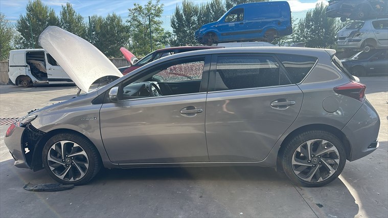 Toyota Auris 1.8 GASOLINA HIBRIDO 2ZR (2015)