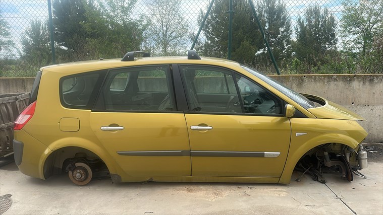 Renault Scenic 1.9 DCI (2004)