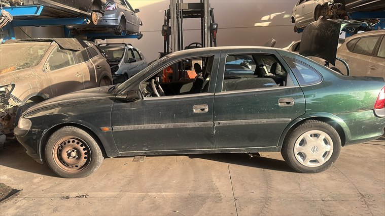 Opel Vectra 1.6 GASOLINA G/X16XEL (1999)