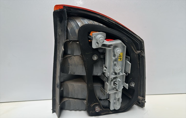 RECAMBIO para Opel Vectra 2.2 DT 74Kw (2003)