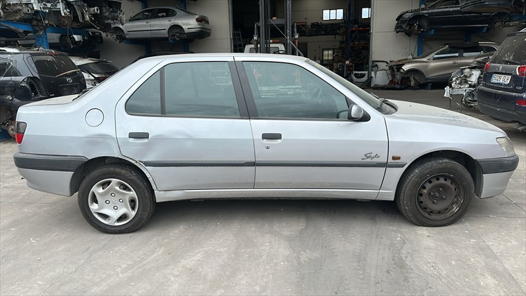 Peugeot 306 1.8 GASOLINA G/ 1FY (1999)