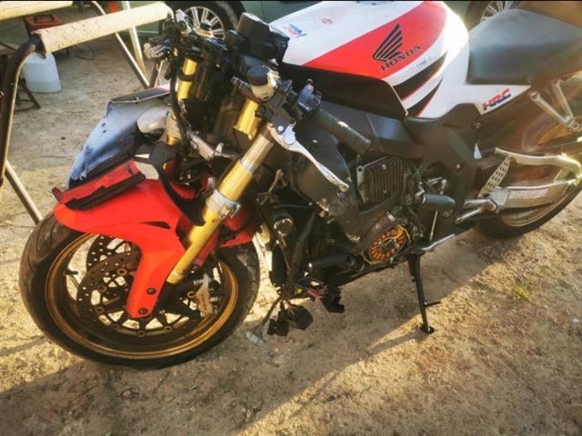 HONDA CBR 1000 RR (SC57E) . (2007)