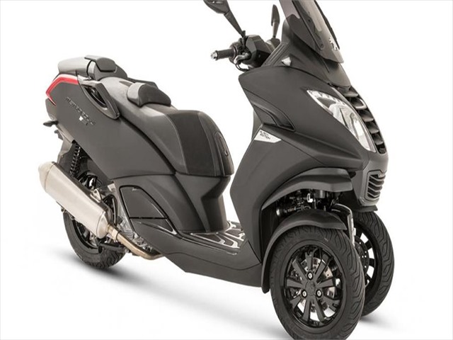 PEUGEOT METROPOLIS 400 (P6A) . (2015)