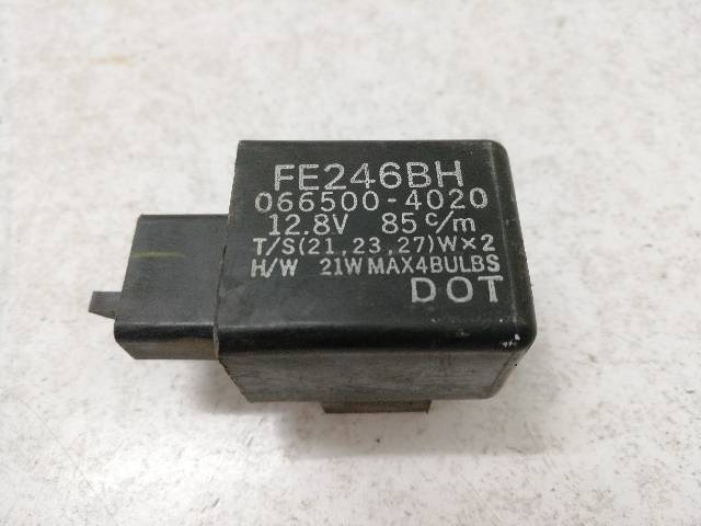REGULADOR-RELE-INTERMITENCIA  YAMAHA T-MAX 500 XP 500 ABS 32,6 (2005)