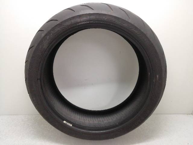 NEUMATICO-TRASERO  HONDA CB 650 R RH02 35KW (2022)