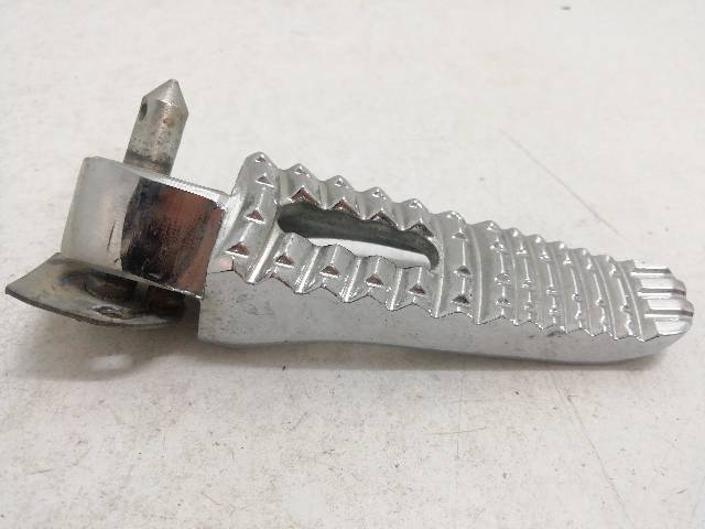 POSAPIE-DERECHO-TRASERO  WOTTAN STORM 125 SY125T-9C 5,63 (2018)