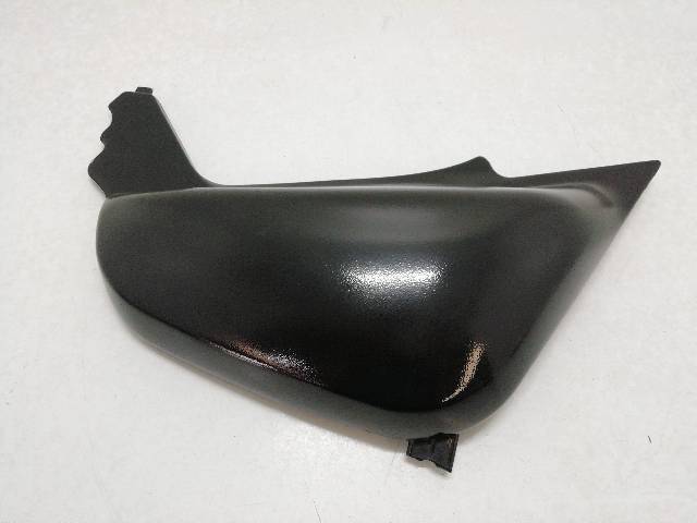 CHAPA-BAJO-ASIENTO-DERECHA  HYOSUNG GA 125 CRUISER II 9,8 (2000)