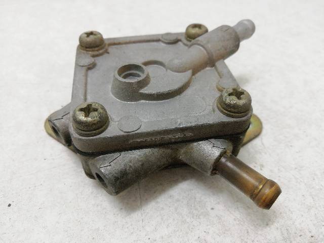 GRIFO-GASOLINA  HYOSUNG GT 125 R 10,6 (2006)