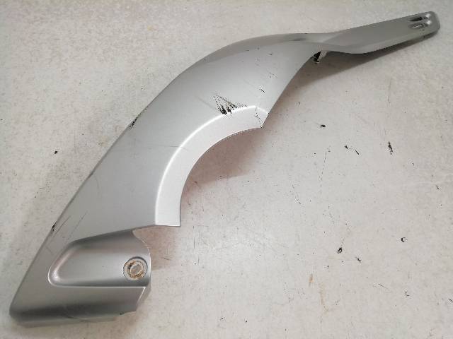 CHAPA-BAJO-ASIENTO-DERECHA  YAMAHA T-MAX 500 SJ03 XP500 ABS 32,6KW (2007)