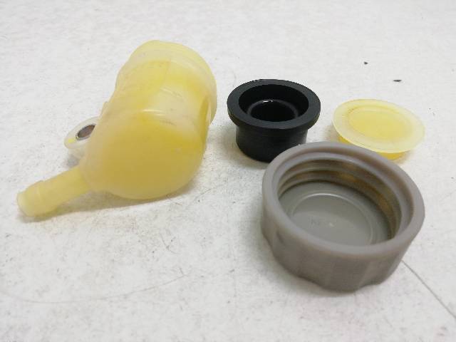 DEPOSITO-LIQUIDO-BOMBA-FRENO-TRASERA  HONDA PCX 125 JF47 8,6 (2013)