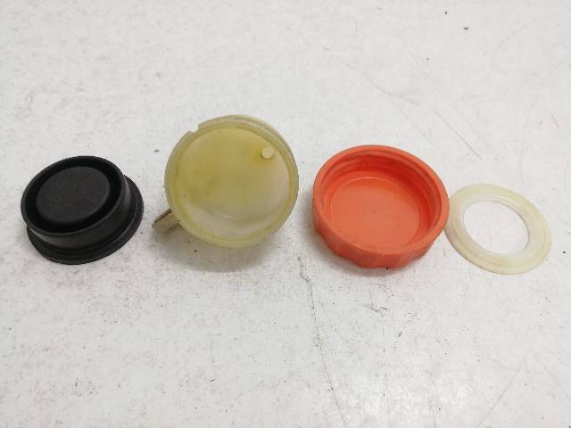 DEPOSITO-LIQUIDO-BOMBA-FRENO-TRASERA  HONDA CBR 600 F F2 (PC25) 74 (1991)