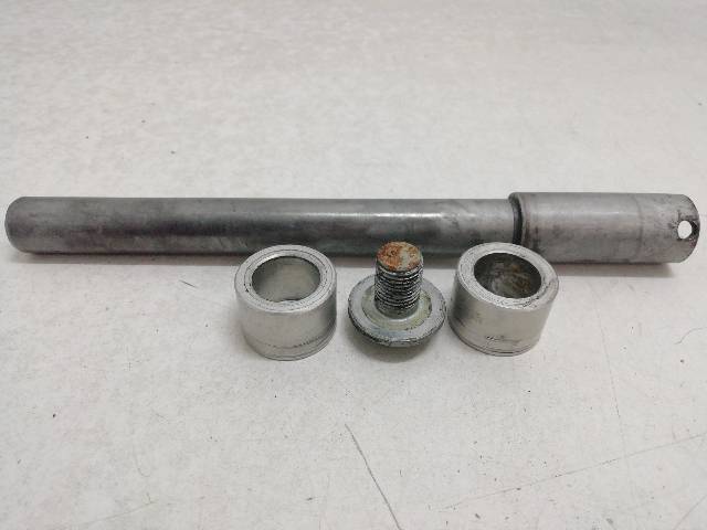 EJE-RUEDA-DELANTERA  BMW F 650 CS SCARVER K14 37 (2002)