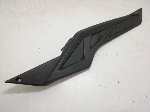 CHAPA-BAJO-ASIENTO-DERECHA  WOTTAN STORM 125 SY125T-9C 5,63 (2018)