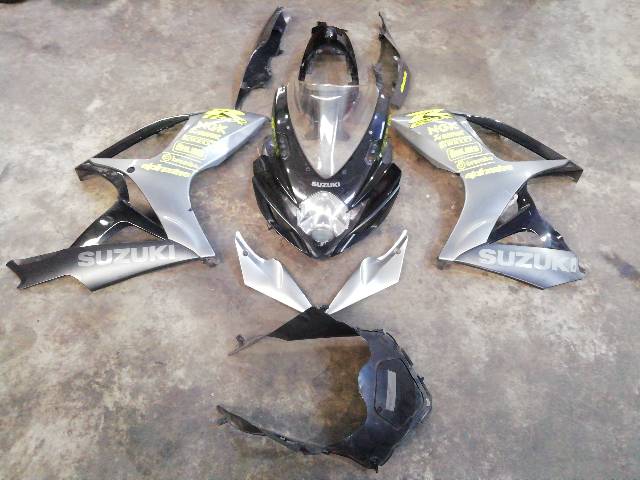 JUEGO-COMPLETO-CARENADOS  SUZUKI GSX-R 600 K6 K7 92 (2006)
