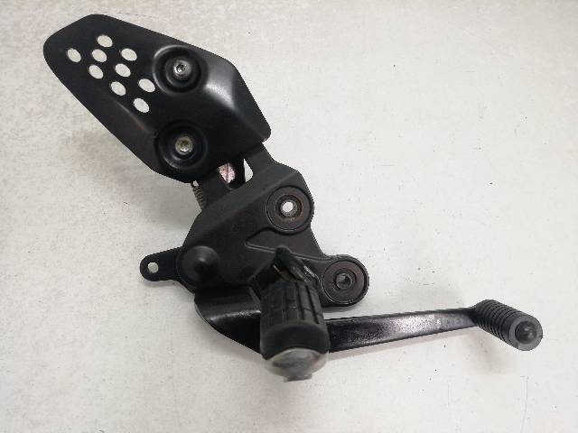 ESTRIBERA-DELANTERA-DERECHA  YAMAHA MT 07 ABS (MTN690-U) 35 (2021)