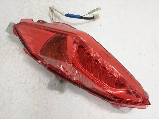 INTERMITENTE-TRASERO-IZQUIERDO  YAMAHA X-MAX 400 ABS (SH12) 24,5 (2018)