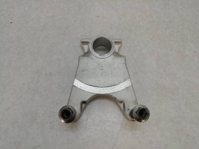 SOPORTE-PINZA-TRASERA  YAMAHA R1 1000 CARBURACION 110,3 (2001)