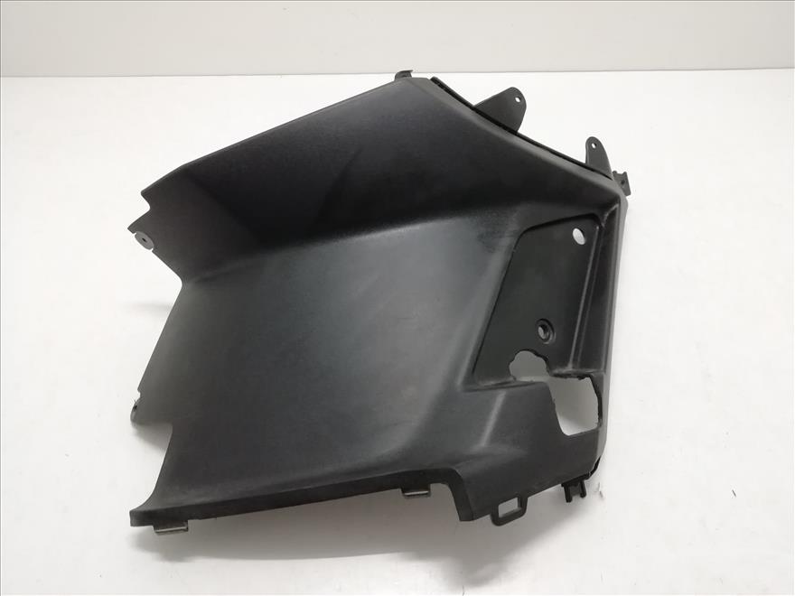 CHAPA-BAJO-ASIENTO-IZQUIERDA  PEUGEOT KISBEE 50 (2018)