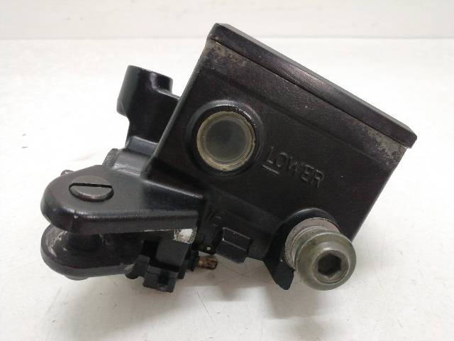 BOMBA-FRENO-DELANTERO  YAMAHA FZ1 FAZER 1000 S (RN16) 110,3 (2010)