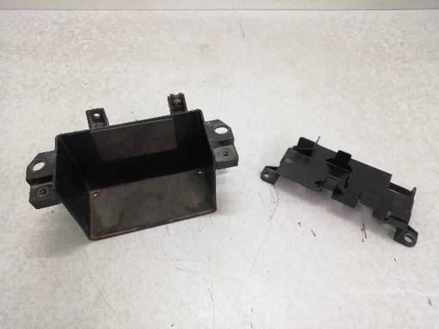CAJA-BATERIA  YAMAHA FZ6 FAZER 600 2004-2006 RJ07 72 (2006)