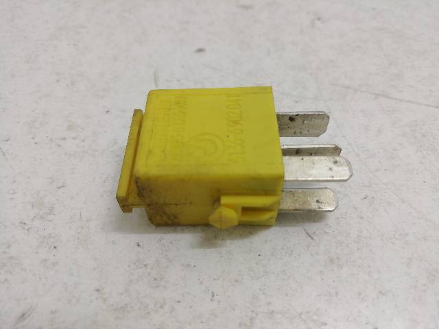 RELE  BMW F 650 CS SCARVER K14 37 (2002)