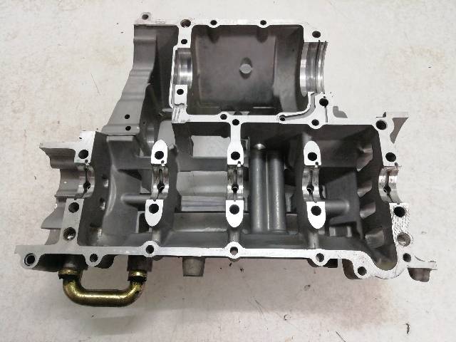 CARTER-MOTOR-INFERIOR  YAMAHA R6 RJ03 88,2KW (2001)