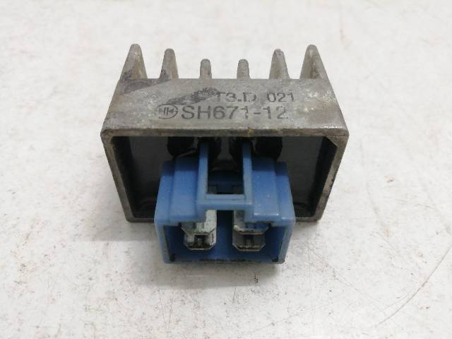 REGULADOR-CORRIENTE  YAMAHA AEROX 50 YQ50 3,15 (2000)