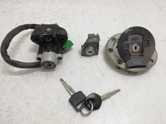 JUEGO-COMPLETO-CERRADURAS  SUZUKI SV 650 S (1999-2002) AV/1111 51,50 (2002)