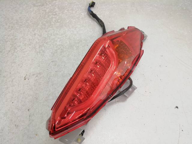 INTERMITENTE-TRASERO-DERECHO  YAMAHA X-MAX 400 ABS (SH12) 24,5 (2018)