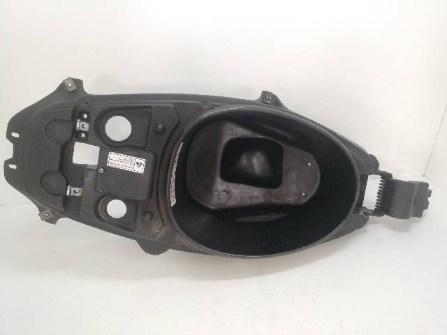 MALETERO-ASIENTO  APRILIA SR 50 (2004)