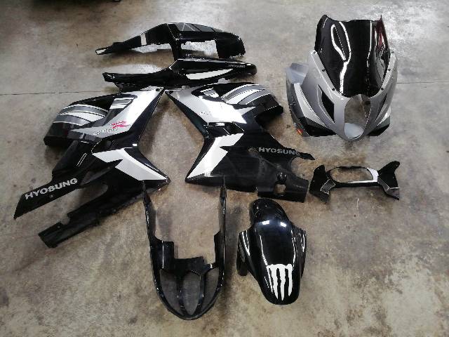 JUEGO-COMPLETO-CARENADOS  HYOSUNG GT 125 R 10,6 (2007)