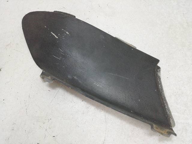 CHAPA-BAJO-ASIENTO-DERECHA  APRILIA LEONARDO 125 (1999)