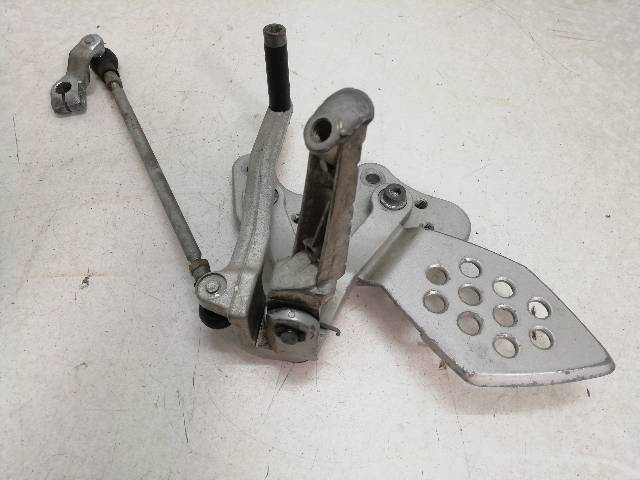 ESTRIBERA-DELANTERA-IZQUIERDA  HYOSUNG GT 125 R 10,6 (2006)