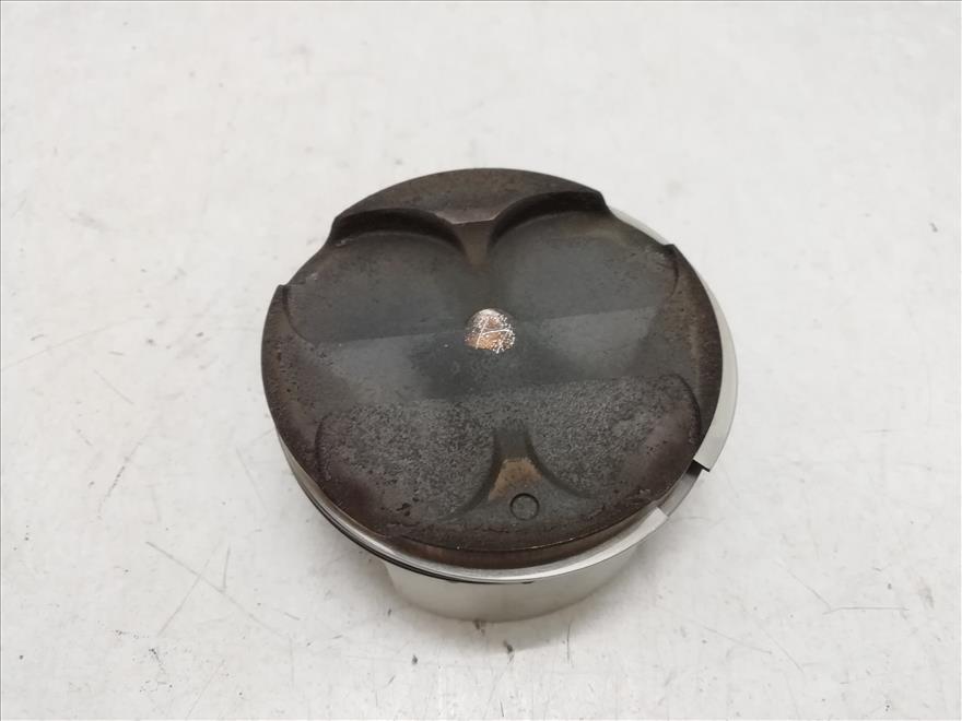 PISTON  SUZUKI GSX-R 750 2006-2007 (GSXR750 K6/K7) (2007)