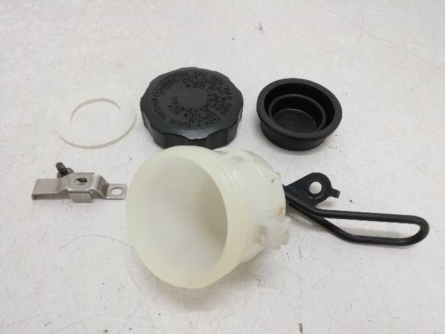 DEPOSITO-LIQUIDO-FRENOS-DELANTERO  YAMAHA R6 RJ03 88,2KW (2001)