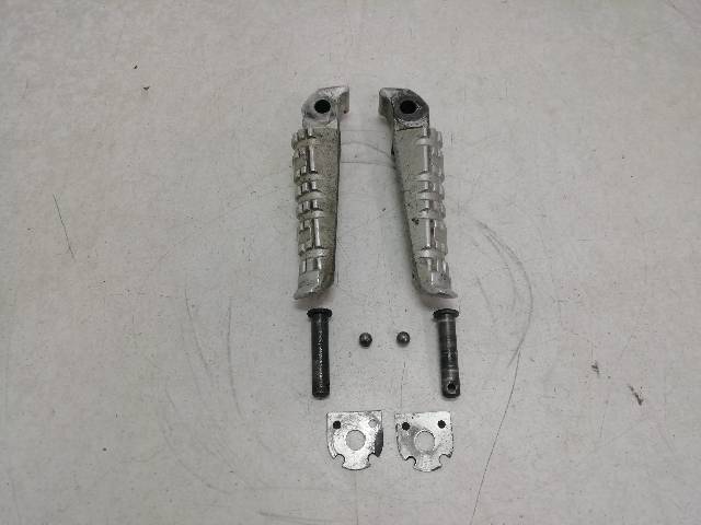 POSAPIES-TRASEROS  YAMAHA FZ6 FAZER 600 2004-2006 RJ07 72 (2006)