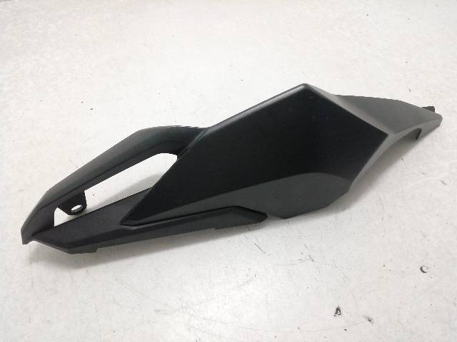 CHAPA-TRASERA-DERECHA  HONDA CB 650 R RH02 35 (2022)