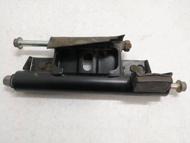 SOPORTE-MOTOR  SUZUKI BURGMAN 200 UH200 (2009)