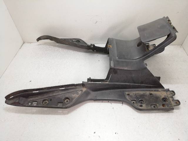 PLASTICO-CHAPA-SUELO  SUZUKI BURGMAN 400 AN400 23,5 (2001)