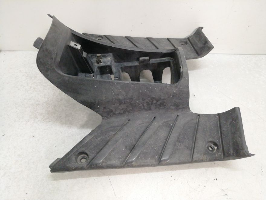 PLASTICO-CHAPA-SUELO  SUZUKI KATANA 50 AC ( AY50 ) (2000)