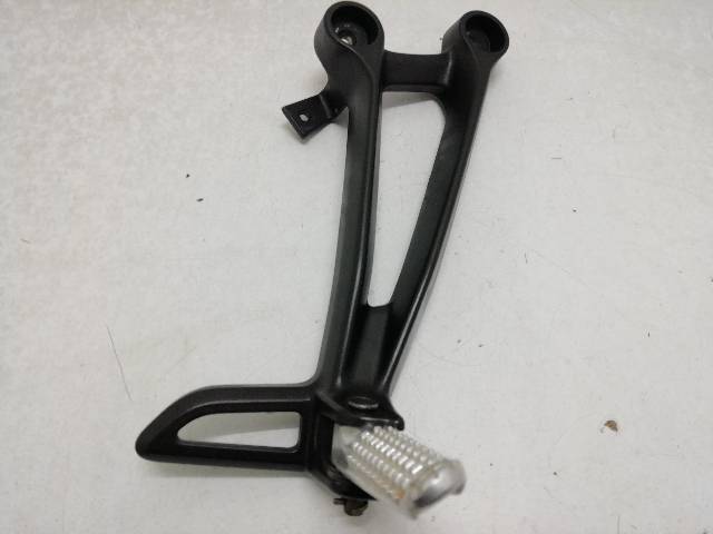 ESTRIBERA-TRASERA-DERECHA  YAMAHA MT 07 ABS (MTN690-U) 35 (2021)