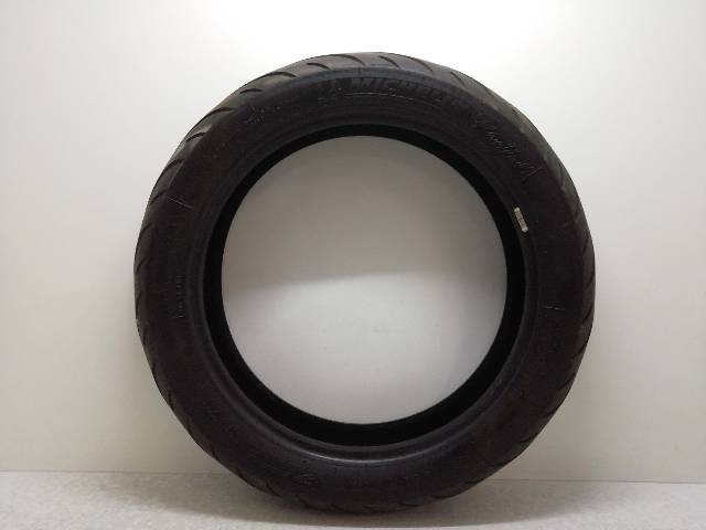 NEUMATICO-TRASERO  SUZUKI GSX 750 F 1998-2005 (GSX750F AK11 KATANA) 68,10 (2000)